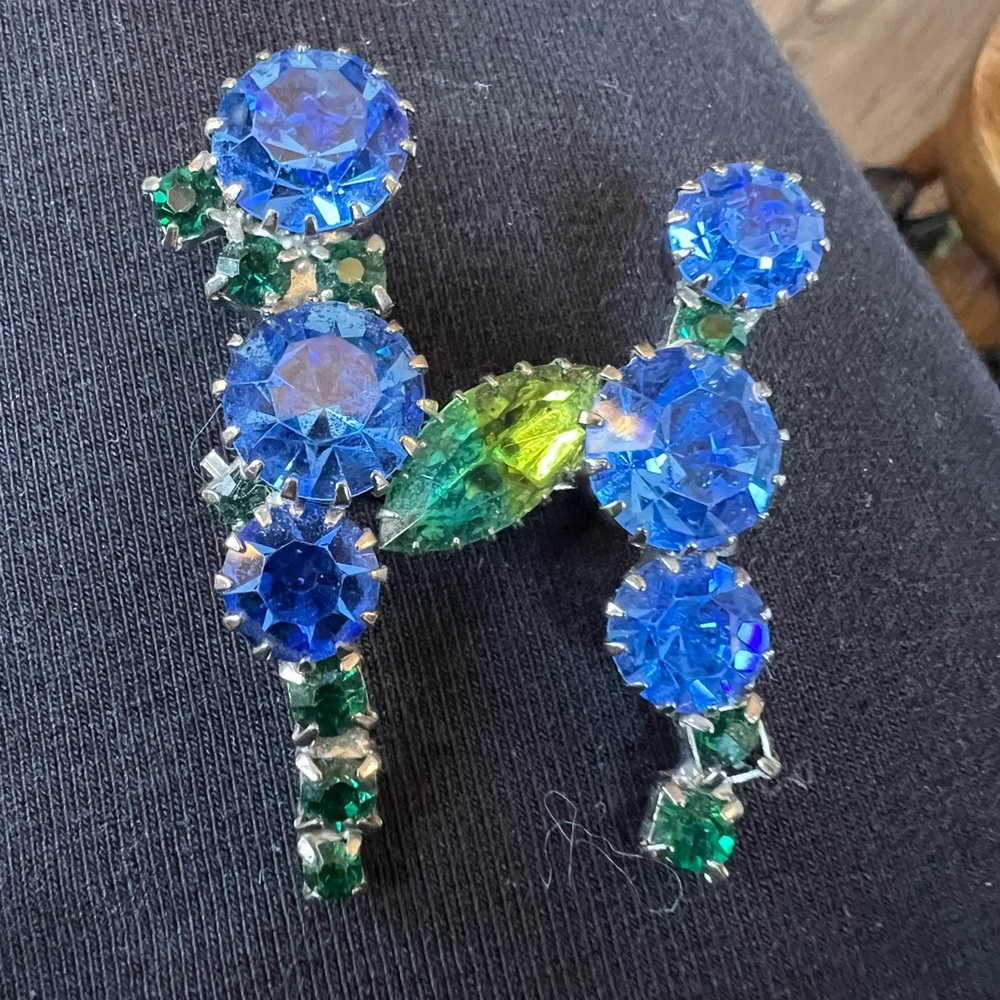Vintage Muray 1958  Blue And Green Rhinestone Poodle Brooch/Pin SilverTone